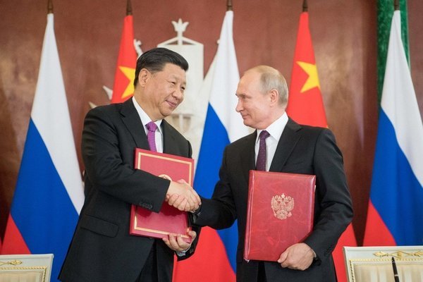 Thương mại Trung Nga tăng vọt - Trung Quốc cứu cánh nền kinh tế Nga