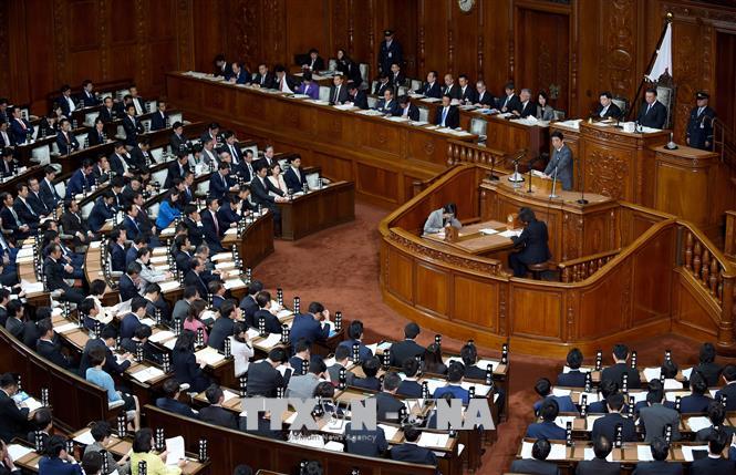 Trung Quốc cảnh báo Thủ tướng Kishida của Nhật Bản về việc sửa đổi Hiến pháp theo chủ nghĩa hòa bình