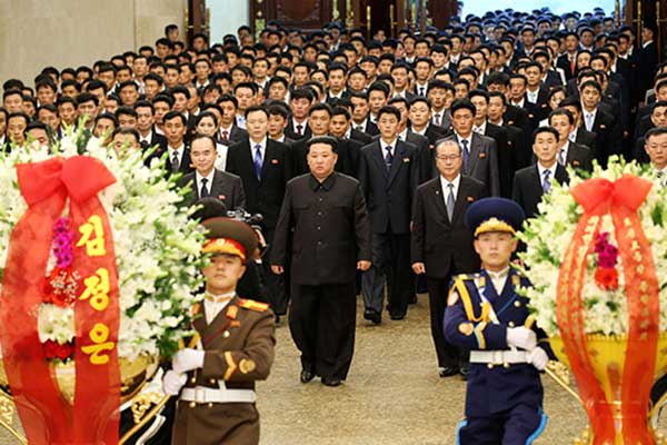 Kim Jong-un tham dự lễ kỷ niệm 28 năm ngày mất của nhà sáng lập Kim Nhật Thành
