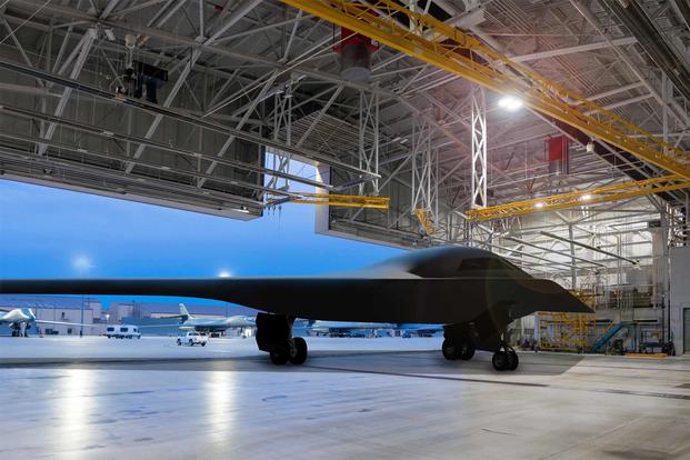 Mỹ sẽ tiết lộ máy bay ném bom tàng hình B-21 mới vào cuối năm nay