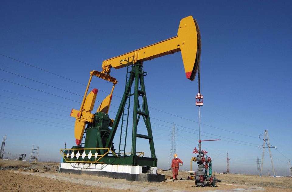 Giá dầu tiếp tục giảm do lo ngại suy thoái