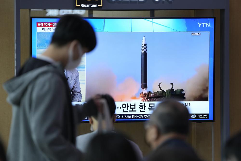 Triều Tiên phóng 2 tên lửa ra biển sau cuộc tập trận của Mỹ-Hàn