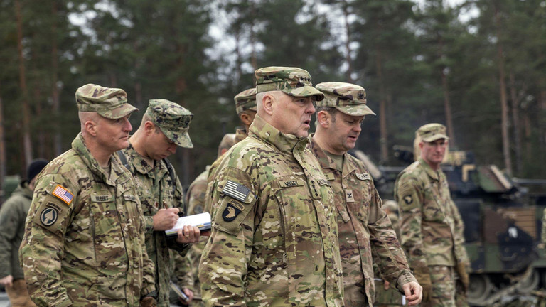 Thượng tướng Mỹ thị sát quân đội Ukraine