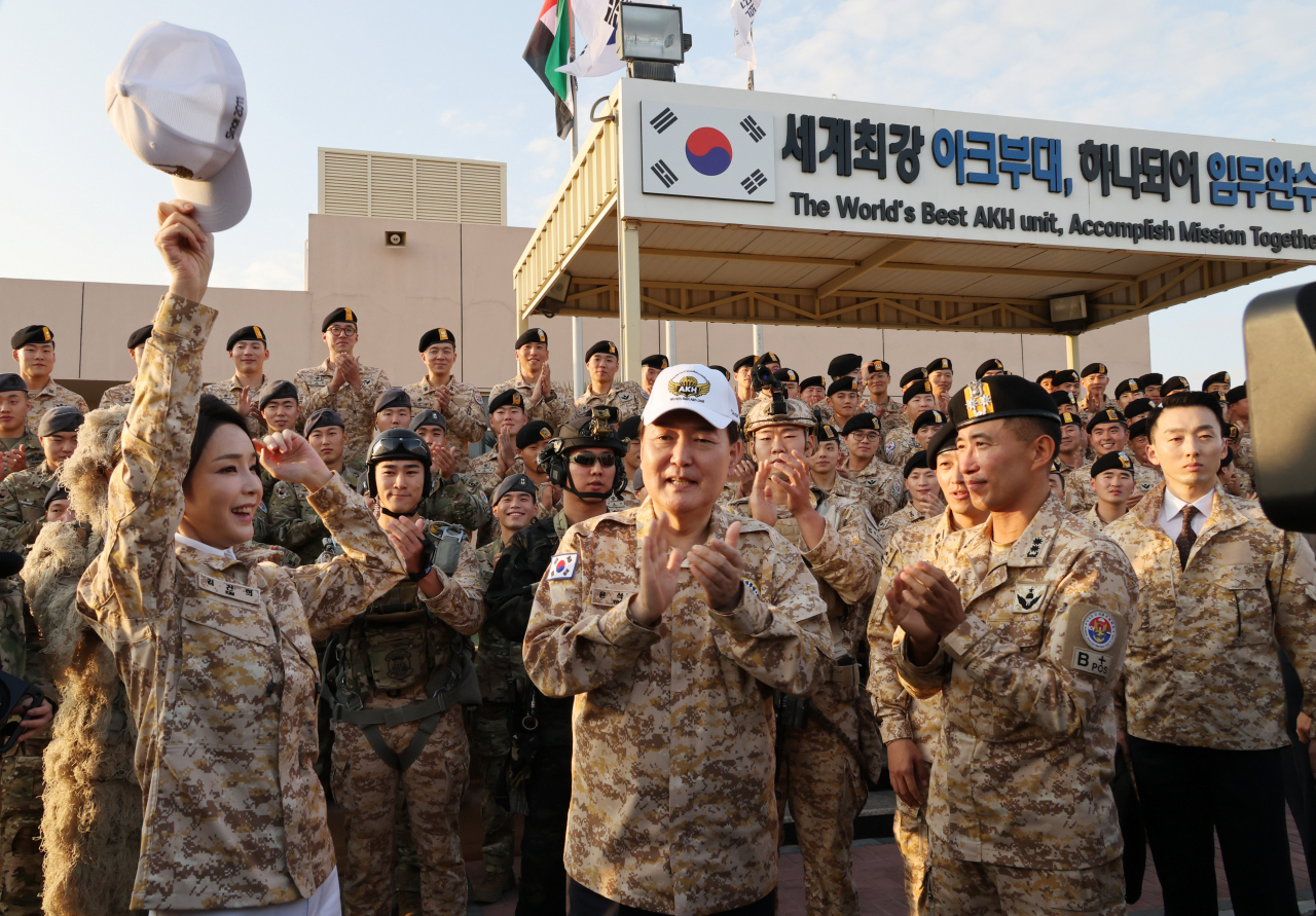 Yoon gọi UAE là 'nước anh em' trong chuyến thăm quân đội Hàn Quốc tại UAE