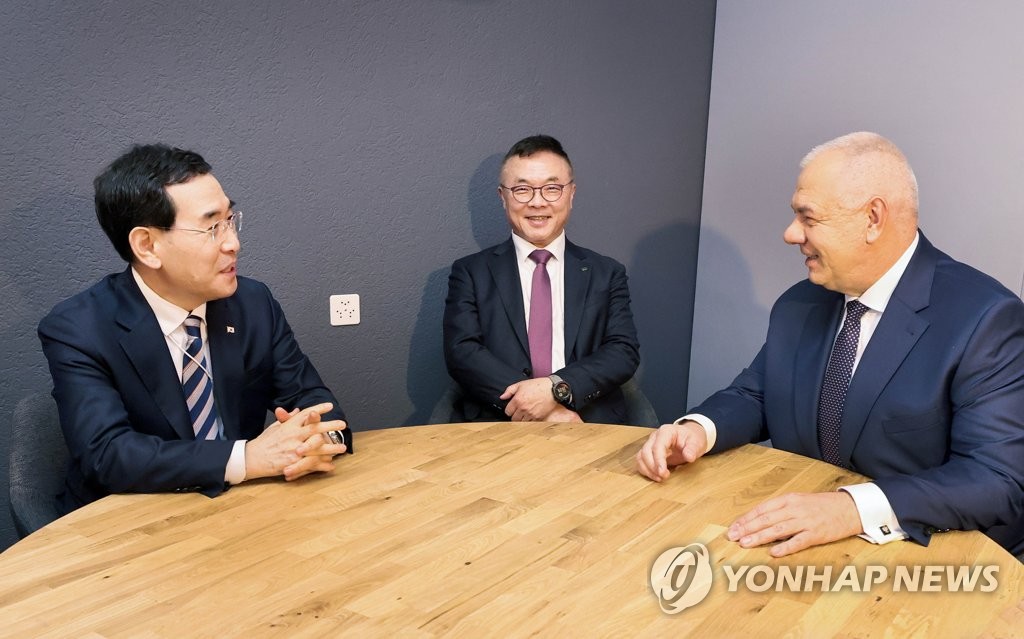 Hàn Quốc thảo luận hợp tác điện hạt nhân với Ba Lan, Cộng hòa Czech
