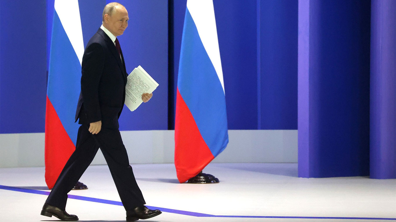 Putin giới thiệu dự luật đình chỉ hiệp ước hạt nhân
