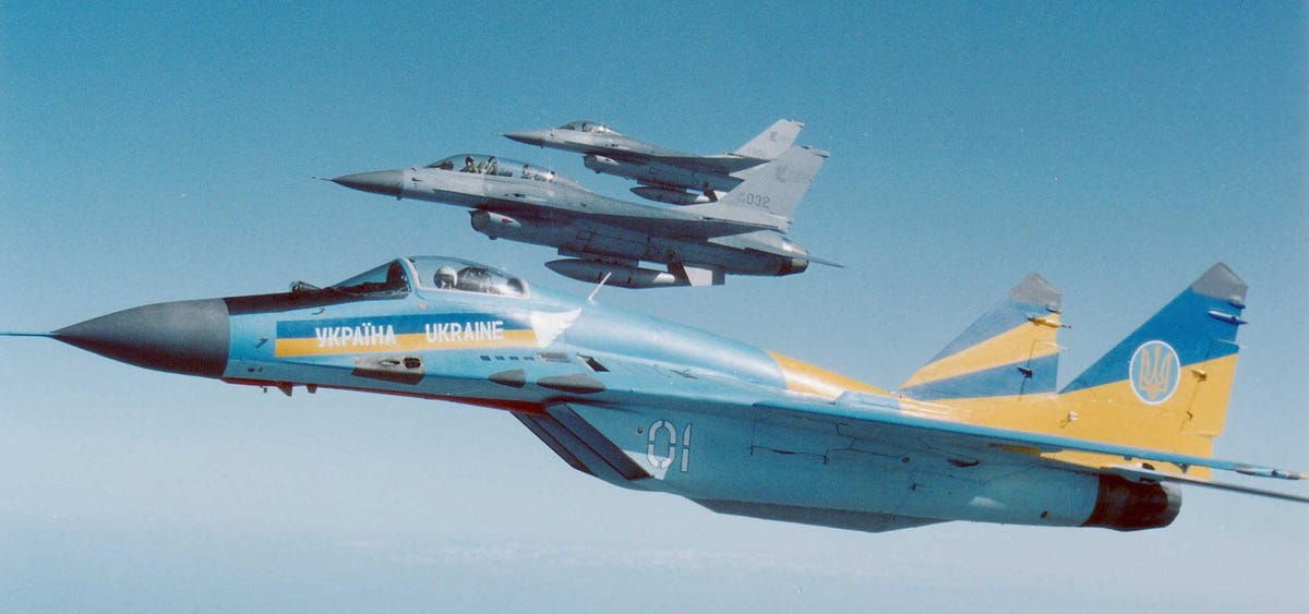 Máy bay chiến đấu Nga 'thống trị' bầu trời Ukraine khi các hệ thống phòng thủ của Kyiv hết tên lửa