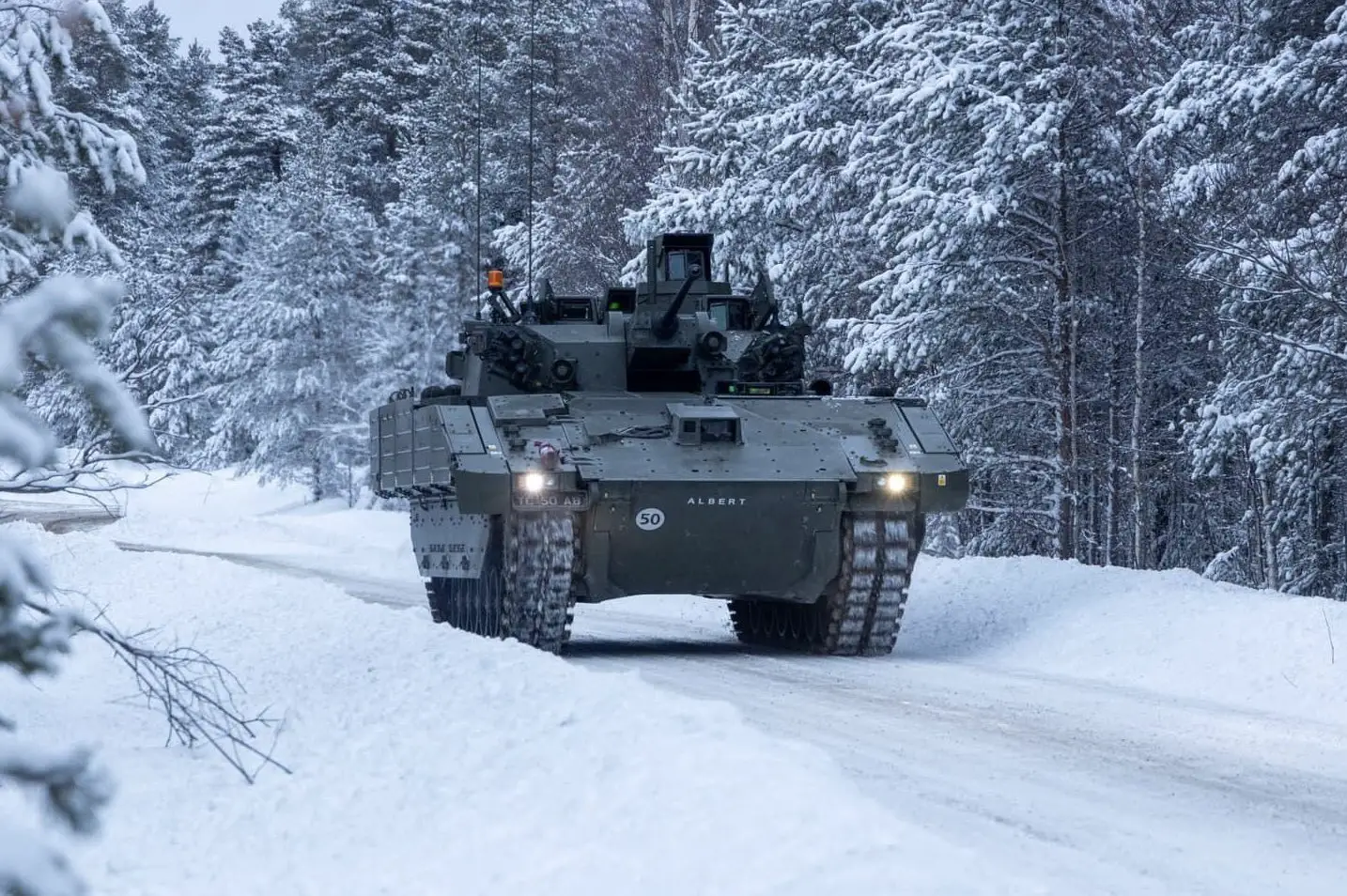 Quân đội Anh thử nghiệm xe bộ binh Ajax trong thời tiết cực lạnh